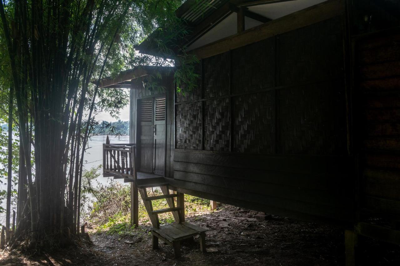 Pomelo Restaurant And Guesthouse - Fishermen & Tammarine Cottages Riverfront - Experience Nature, Culture And Adventure & Tailor-Made Tour Ban Khon エクステリア 写真