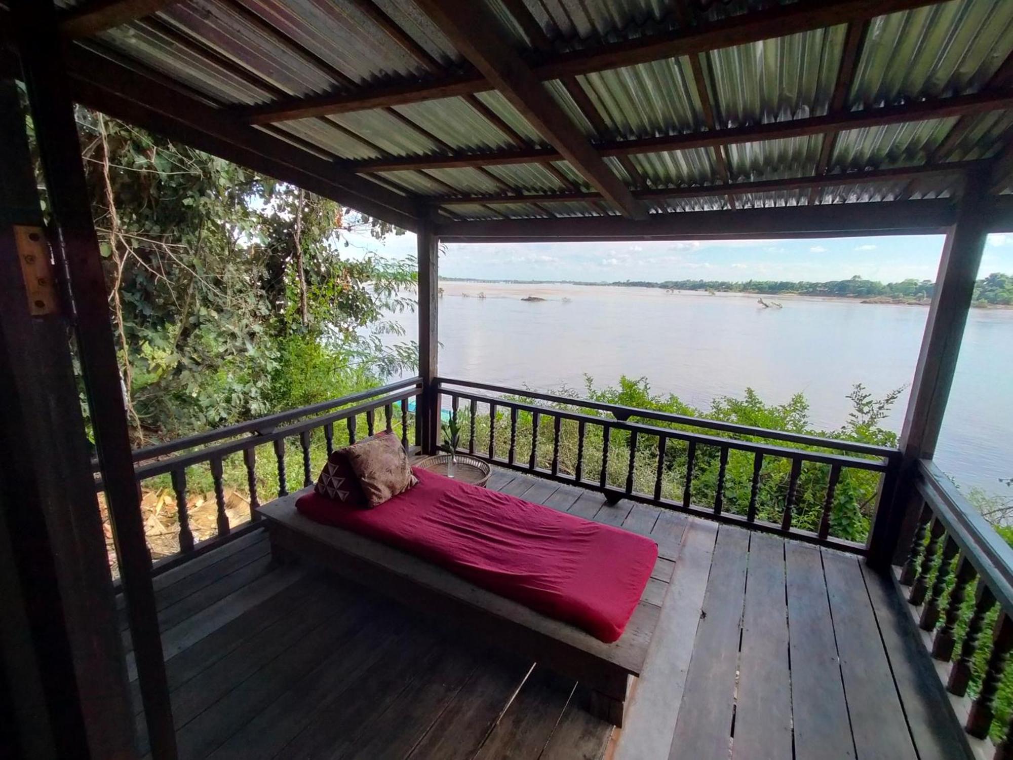 Pomelo Restaurant And Guesthouse - Fishermen & Tammarine Cottages Riverfront - Experience Nature, Culture And Adventure & Tailor-Made Tour Ban Khon エクステリア 写真
