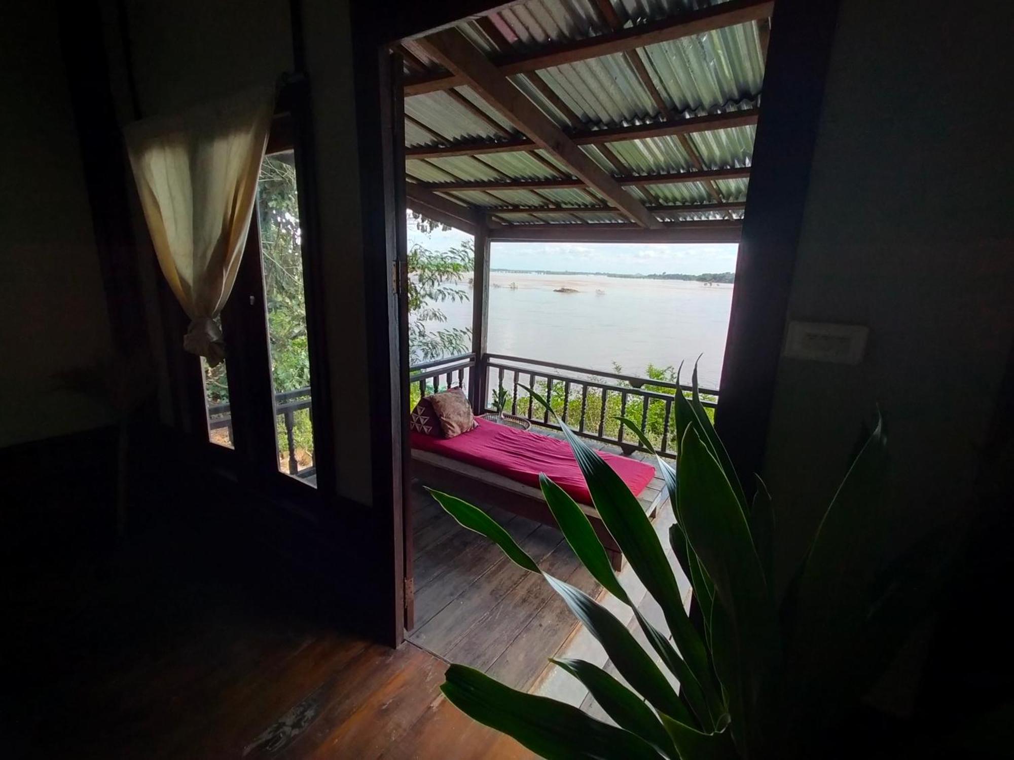 Pomelo Restaurant And Guesthouse - Fishermen & Tammarine Cottages Riverfront - Experience Nature, Culture And Adventure & Tailor-Made Tour Ban Khon エクステリア 写真